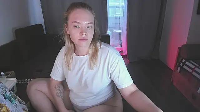 EvelinaDarling from StripChat