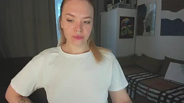 EvelinaDarling from StripChat