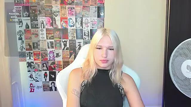 EvelinaLuu from StripChat