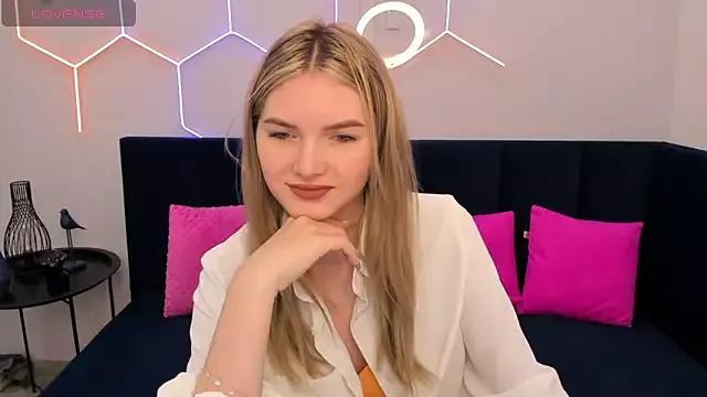 EvelineAmore from StripChat