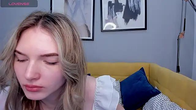 EvelineAmore from StripChat