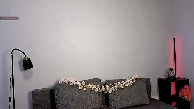 evelinev1uv from StripChat