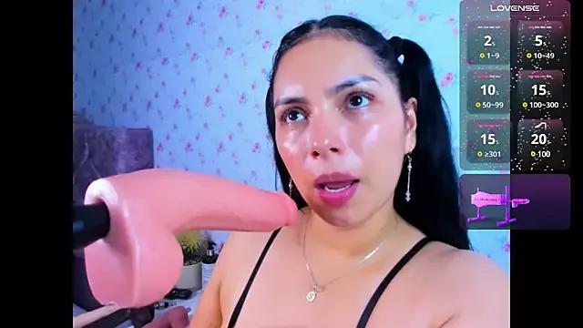 evelinn_belen from StripChat