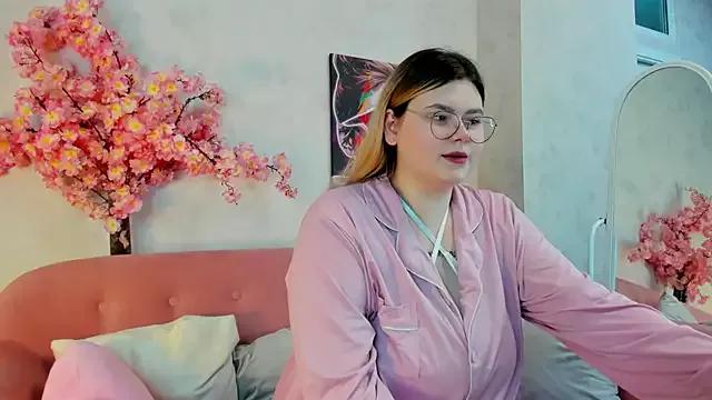 Evelyn_Harmony from StripChat