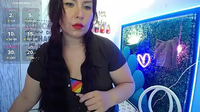 evelyn_mature19 from StripChat