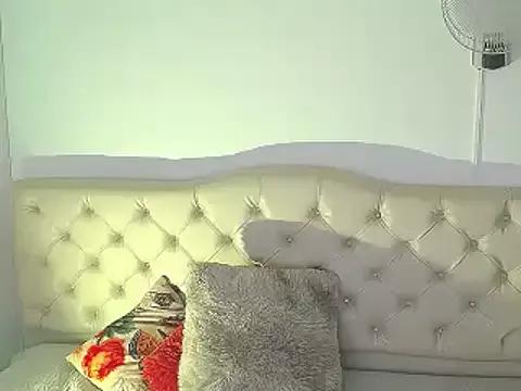 evelyn_mature19 from StripChat