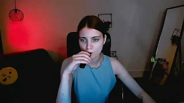 evelyn_muse from StripChat