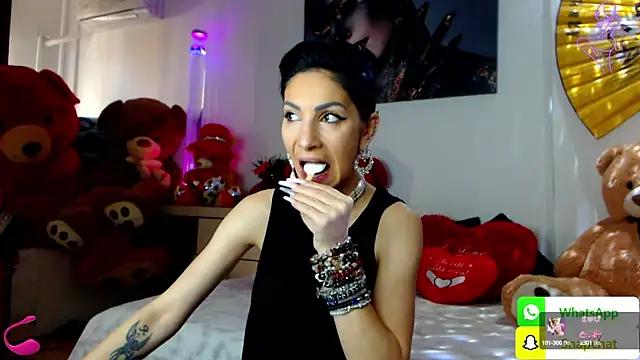 EvelynAisha from StripChat
