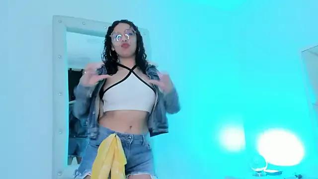 EvelynHarpee from StripChat is Freechat
