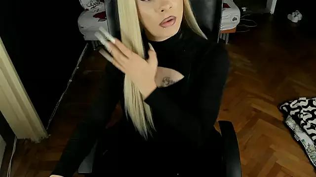 EvelynLexy from StripChat