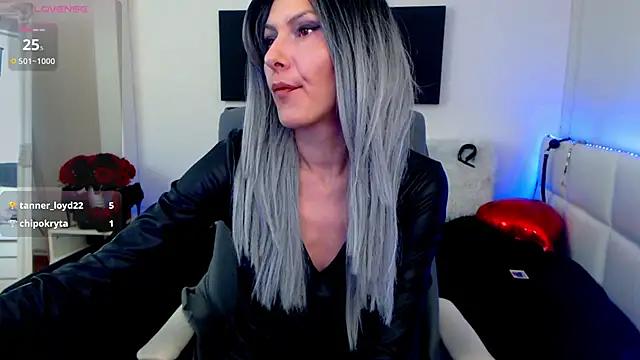 EvelynQueenn from StripChat