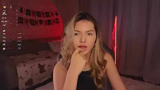 EvelynSin from StripChat