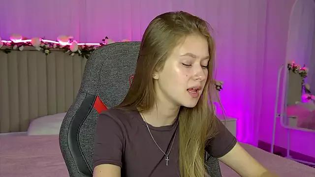 EveMundie from StripChat