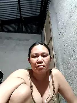 Everleigh_mom from StripChat
