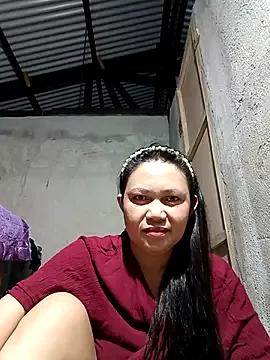 Everleigh_mom from StripChat