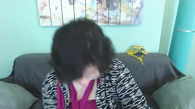 EverlyRays from StripChat