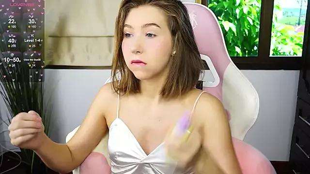 EveSiren from StripChat is Freechat