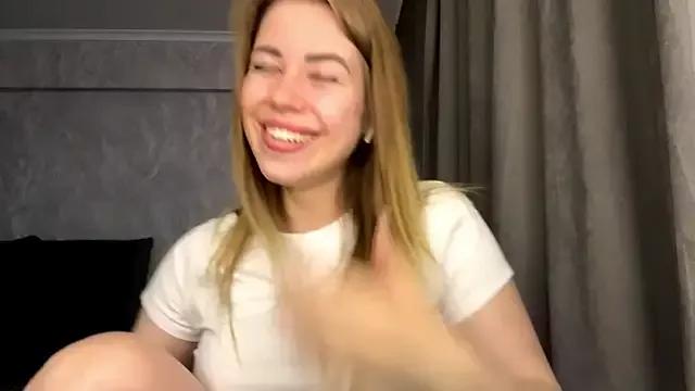 EviaDonham from StripChat is Freechat