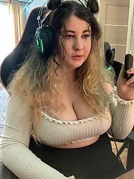 Evie_Pie from StripChat