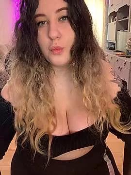 Evie_Pie from StripChat