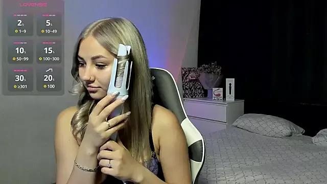 Evikqww webcams show profile image 