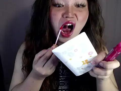 Eyes-on-me webcams show profile image 