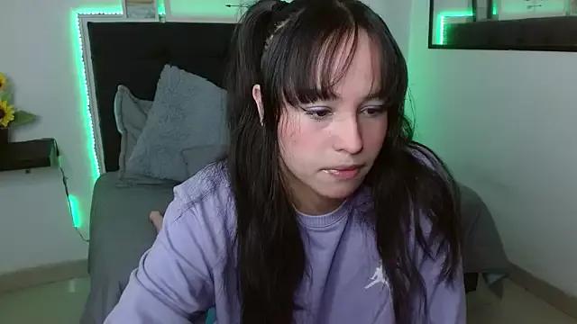 Eymmy_24 from StripChat