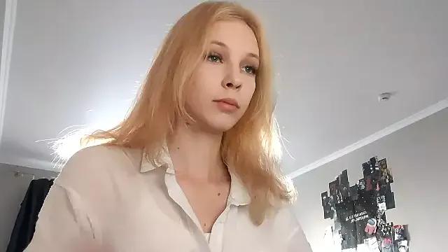 Fafa_Fluff from StripChat