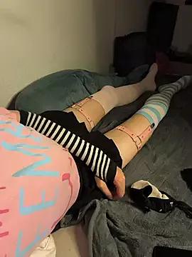 Femboitea-official webcams show profile image 