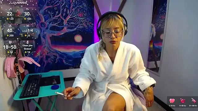 Dirty chat webcam: explore liveshows with versed models, from laying bare to fetishes, in a variety of sexy free adult webcams.