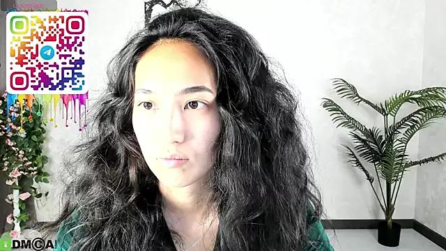 Photos of FlirtyAura from StripChat is Freechat