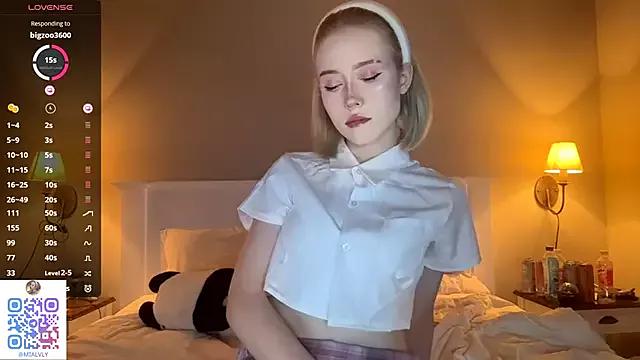 FlowMia from StripChat is Freechat