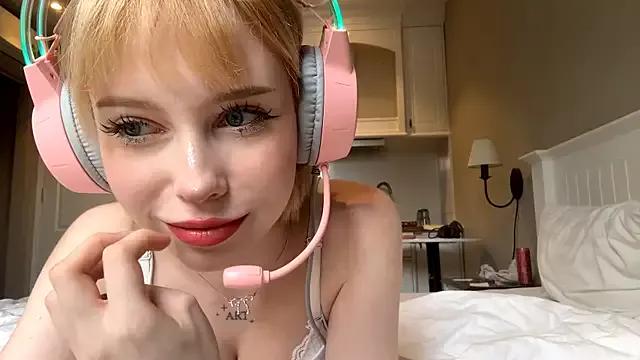 FlowMia from StripChat is Freechat