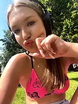Forest__Fairy from StripChat is Freechat
