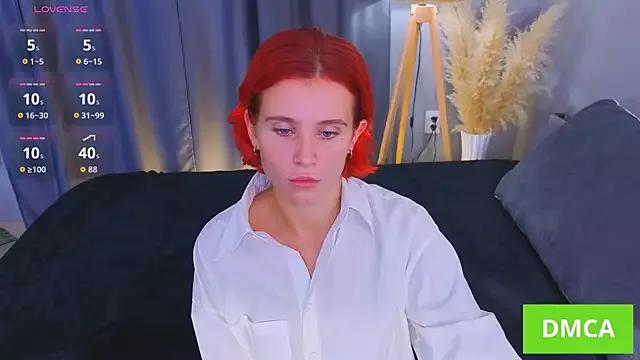 FoxxLina from StripChat