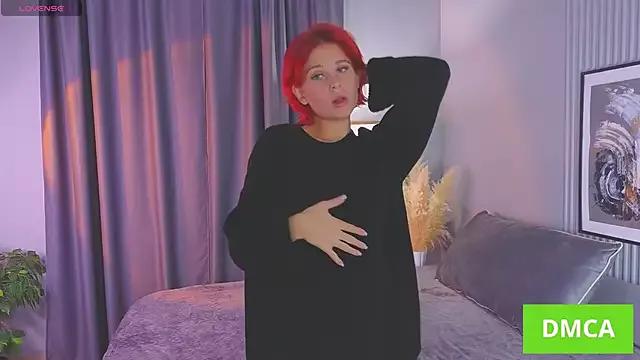 FoxxLina from StripChat