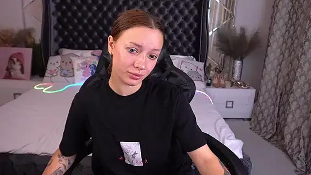 FoxyMayy from StripChat is Freechat