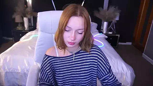 FoxyMayy from StripChat is Freechat
