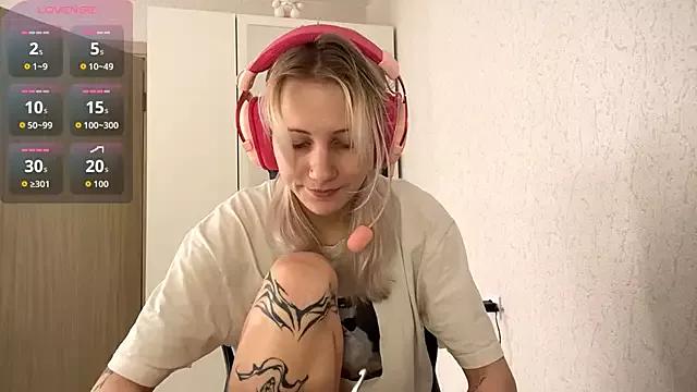 FoxySable from StripChat is Freechat