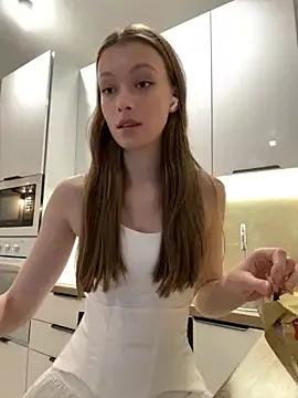 FriendlyFire_18 from StripChat is Freechat