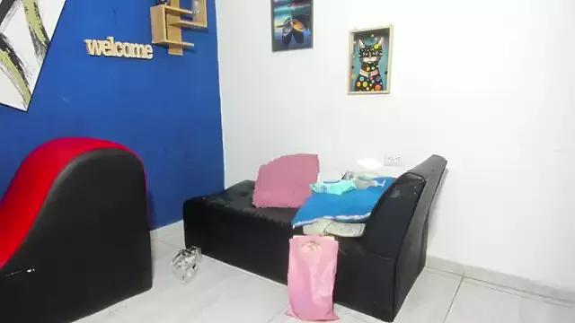 Fuck_BDSM_hard_fat_girl from StripChat is Freechat