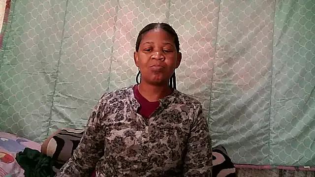 FUNYLADYxXX from StripChat is Freechat