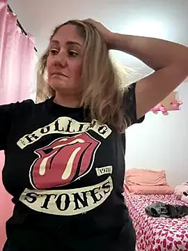 gabiTetas from StripChat is Freechat