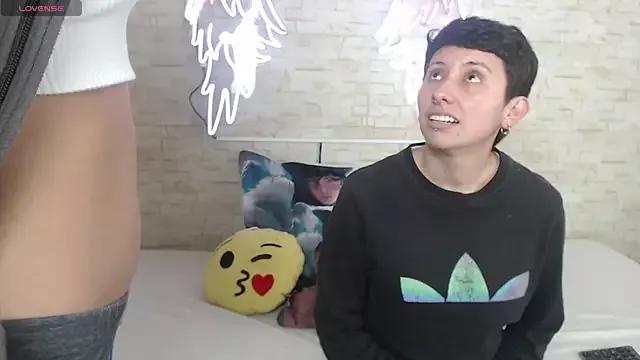 Gaby_and_Mei from StripChat is Freechat