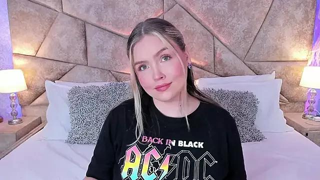 GaiaBaker from StripChat