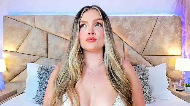 GaiaBaker from StripChat