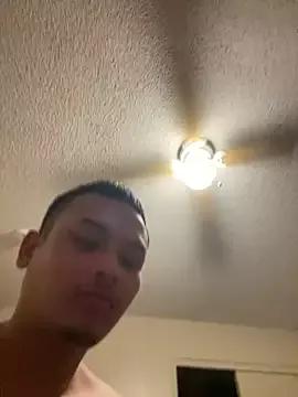 gamingcouple420 from StripChat is Freechat
