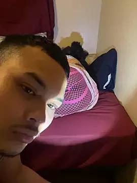 gamingcouple420 from StripChat is Freechat
