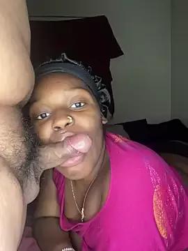 gamingcouple420 from StripChat is Freechat