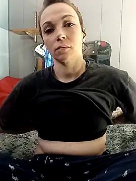 Genevieve143 from StripChat